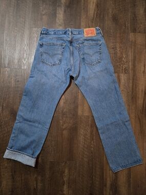 Levi's 501 Men's Straight Jeans - Medium Wash. 34×29